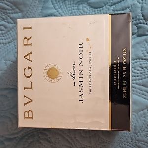 Bvlgari mon Jasmin noir perfume